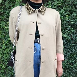 Tan Casual corner jacket with animal print collar